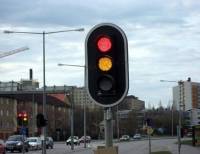 ĐÈN ĐỎ VÀ CHUYỆN TẮT MÁY-NỔ MÁY